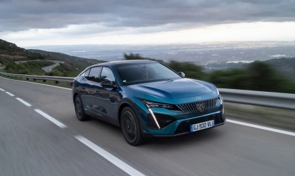 Peugeot 408 tại Việt Nam liên quan thế nào tới đợt triệu hồi toàn cầu vì lỗi phần mềm?